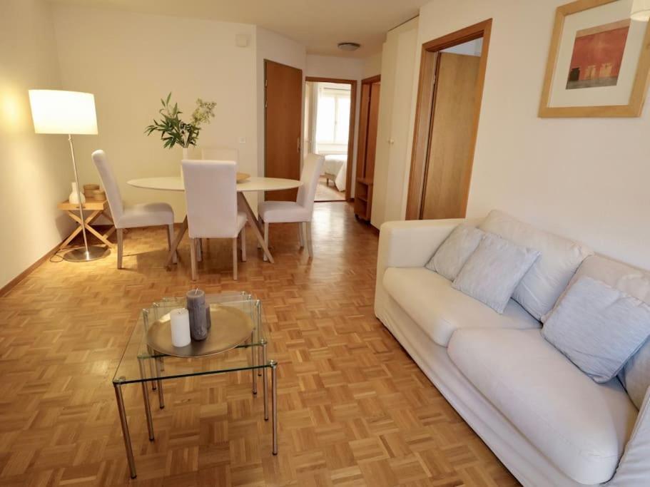 Comfortable, Very Well Located Between Train Station And Lake! Lausanne Extérieur photo