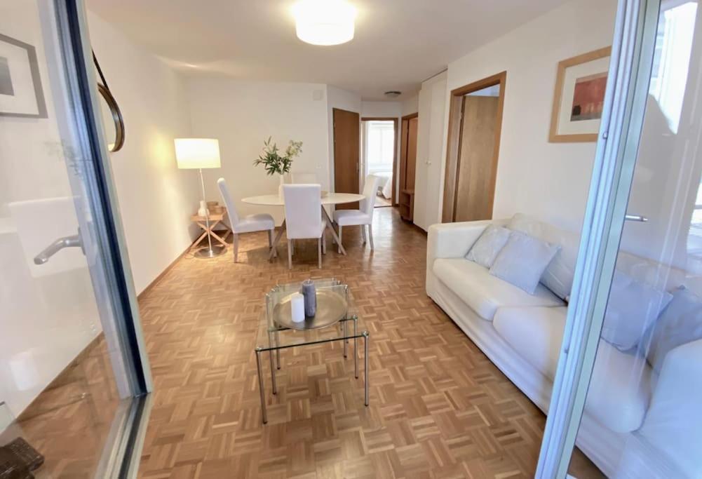 Comfortable, Very Well Located Between Train Station And Lake! Lausanne Extérieur photo